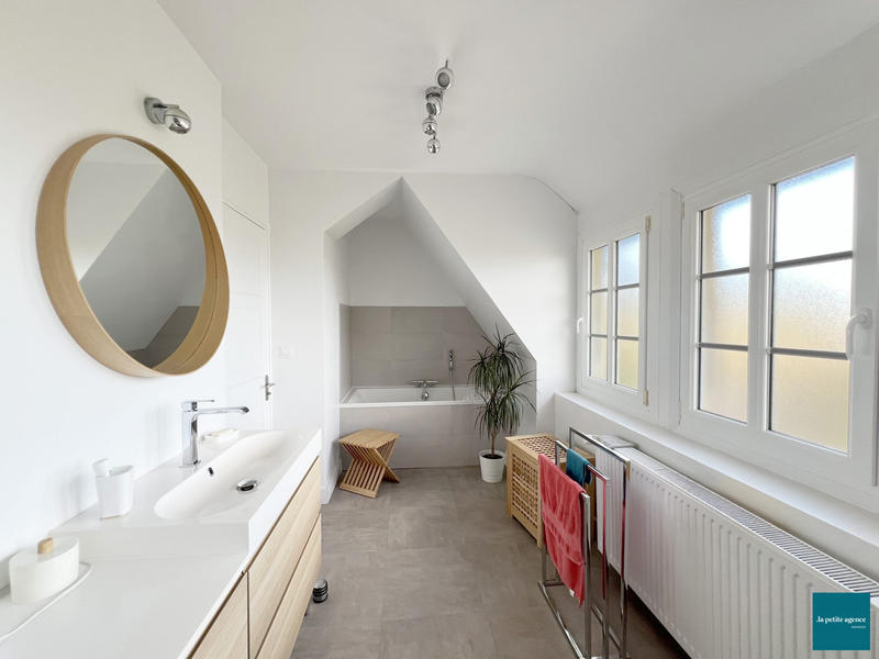 Maison - 185 m² - 7 pièces