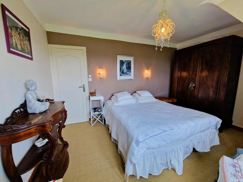 Maison - 181 m² - 8 pièces