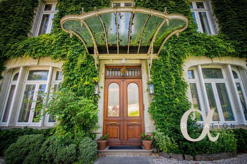 Maison - 350 m² - 10 pièces