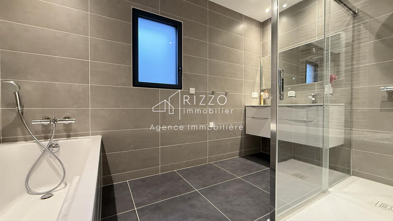 Maison - 138 m² - 5 pièces