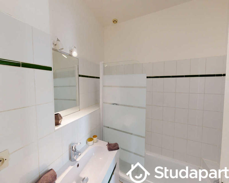 Chambre - 90 m² - 1 pièce