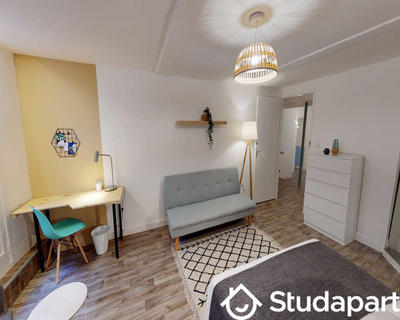 Chambre - 140 m² - 1 pièce