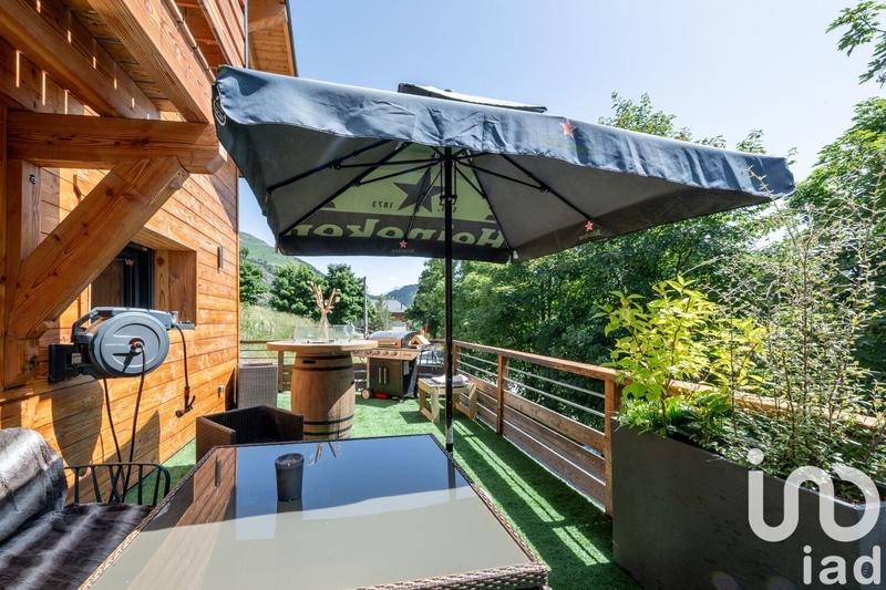 Châlet - 223 m² - 8 pièces