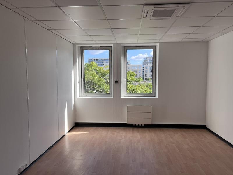 Bureau - 310 m²