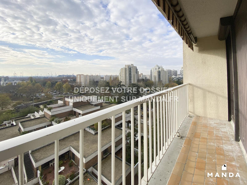 Chambre - 11 m² - 5 pièces