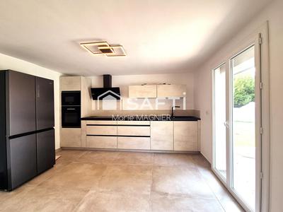 Maison - 266 m² - 7 pièces