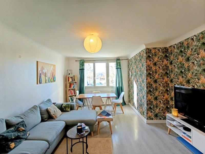 Appartement - 80 m² - 5 pièces