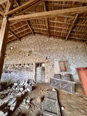 Maison - 285 m² - 1 pièce