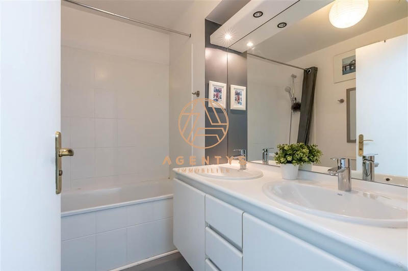 Appartement - 104 m² - 5 pièces