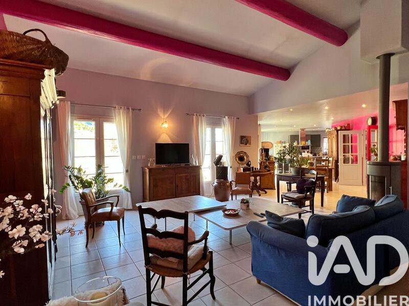 Maison - 266 m² - 7 pièces