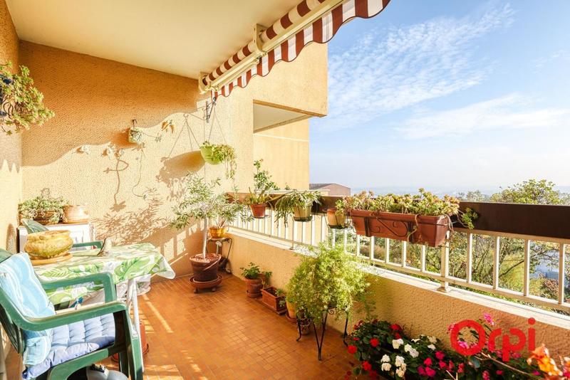 Appartement - 81 m² - 3 pièces