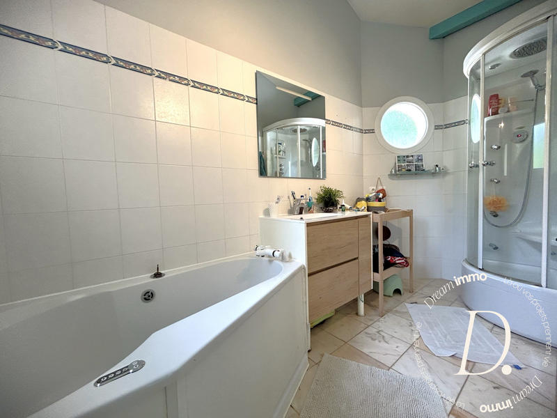 Maison traditionnelle - 143 m² - 5 pièces