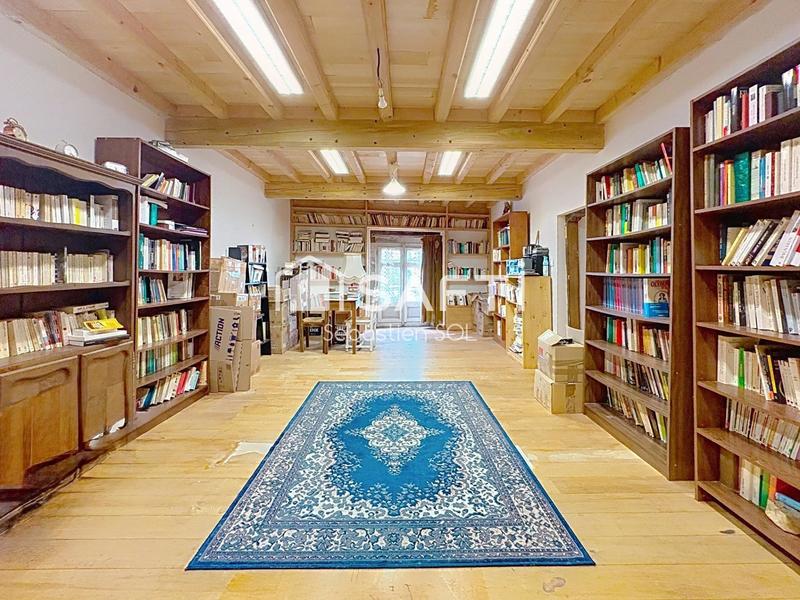 Maison - 218 m² - 7 pièces