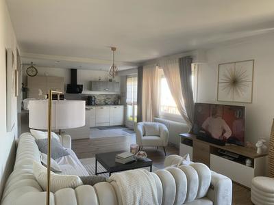 Appartement - 82 m² - 4 pièces