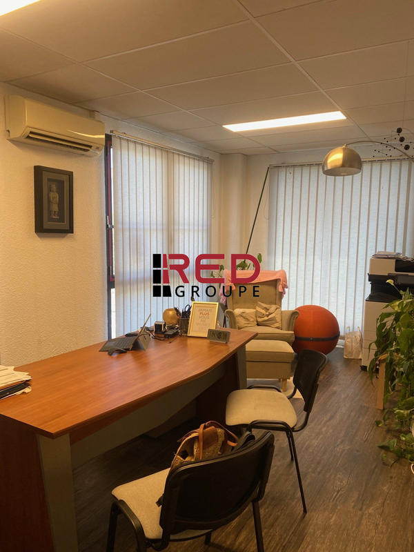 Local d'activités - 291 m²