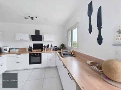 Maison - 93 m² - 4 pièces