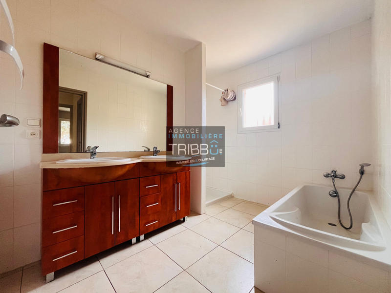 Villa - 101 m² - 4 pièces