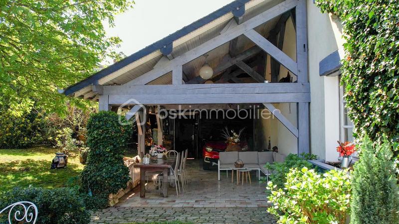 Propriété - 283 m² - 7 pièces