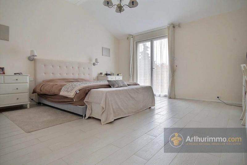 Maison - 257 m² - 6 pièces