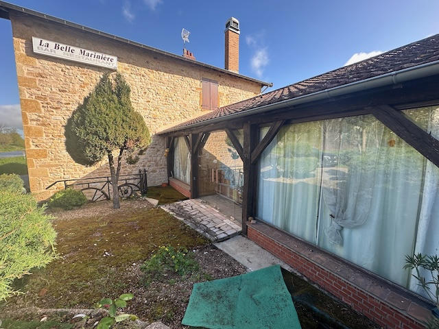 Maison - 280 m² - 10 pièces