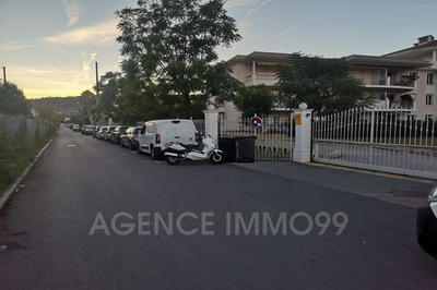 Parking / Garage - 13 m²