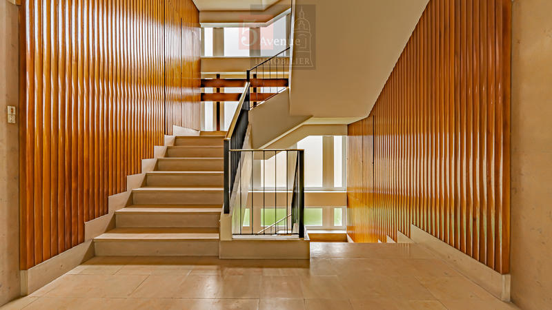 Appartement - 156 m² - 6 pièces