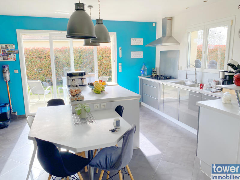 Maison - 219 m² - 10 pièces