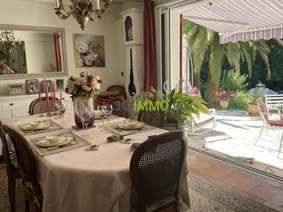 Villa - 263 m² - 7 pièces