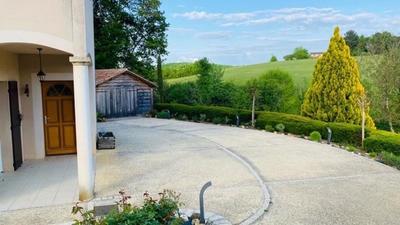 Villa - 440 m² - 9 pièces