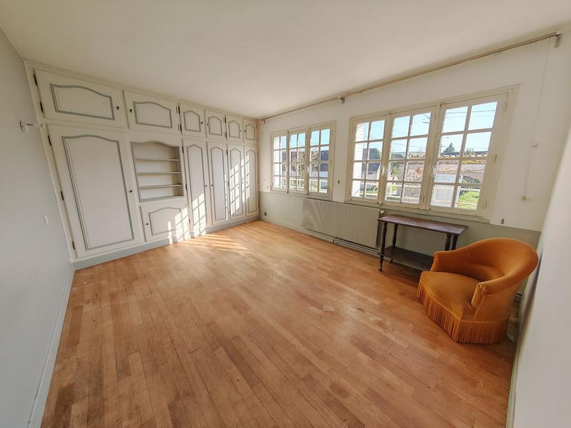 Villa - 240 m² - 9 pièces