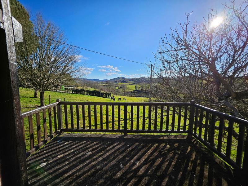 Propriété - 243 m² - 9 pièces