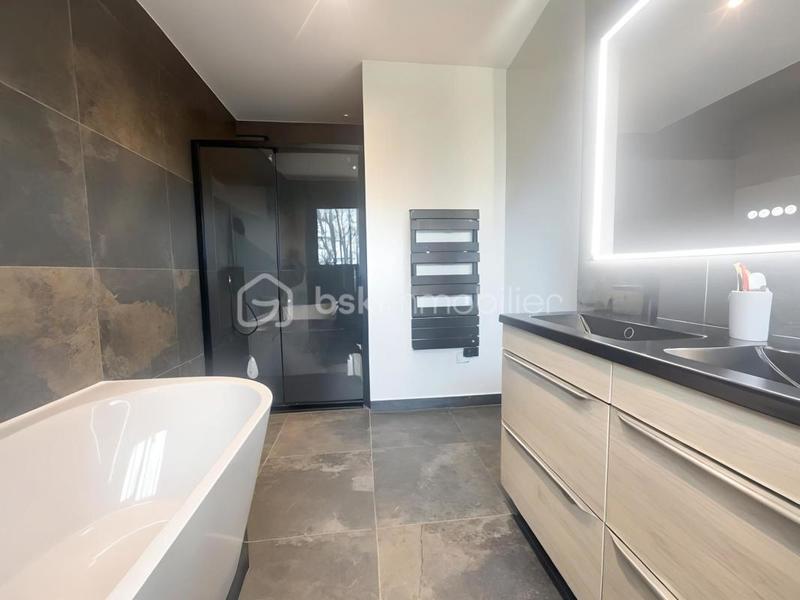 Maison - 140 m² - 6 pièces