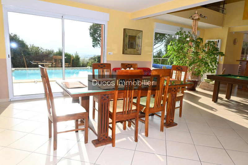 Maison - 240 m² - 6 pièces