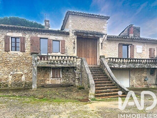 Maison - 225 m² - 7 pièces