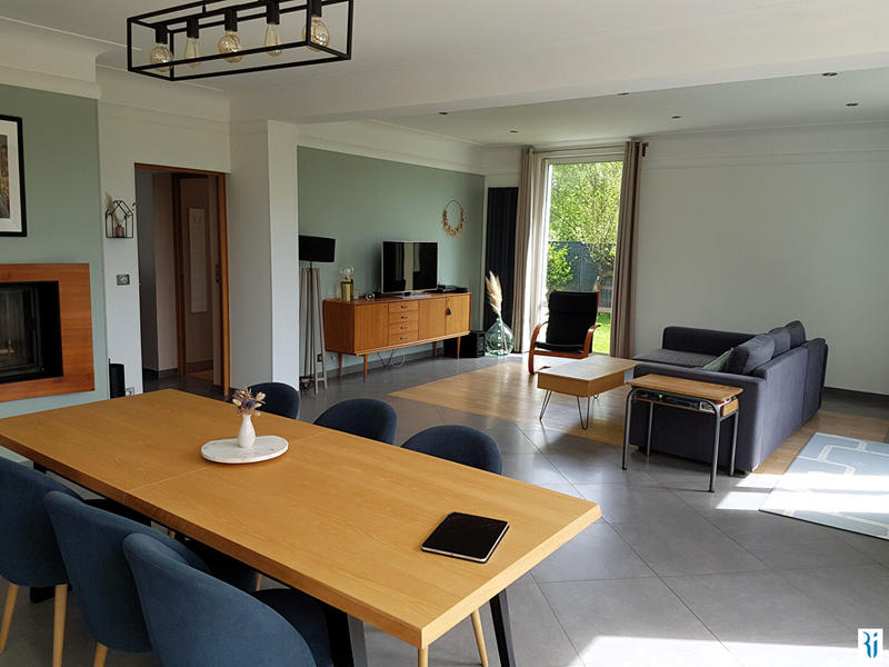 Maison - 225 m² - 8 pièces