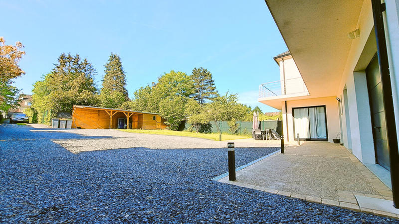 Maison - 210 m² - 8 pièces