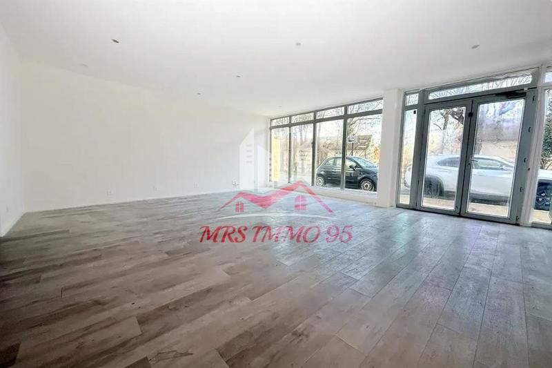 Services - 63 m² - 4 pièces