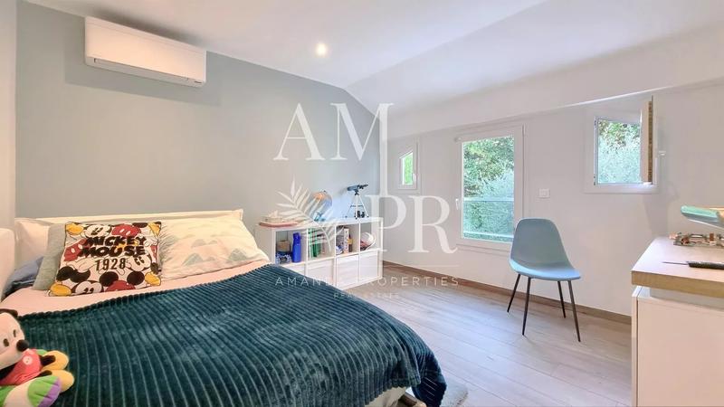 Maison de ville - 180 m² - 7 pièces