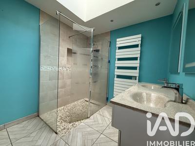 Maison - 198 m² - 8 pièces