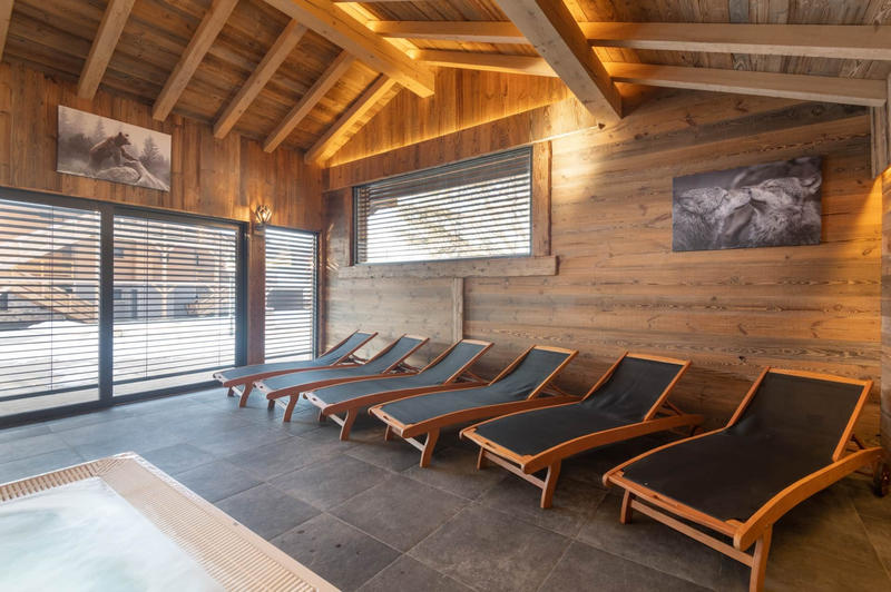 Châlet - 607 m² - 16 pièces