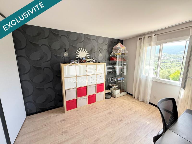 Maison - 181 m² - 8 pièces
