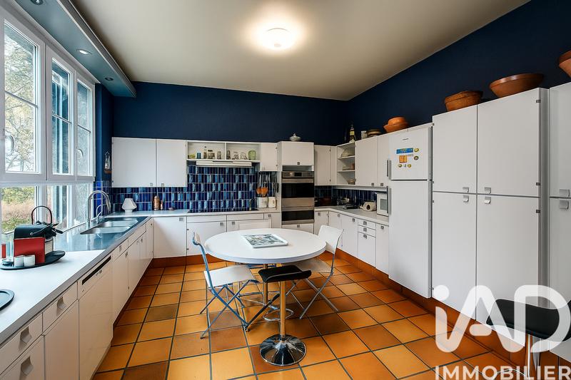 Maison - 468 m² - 12 pièces