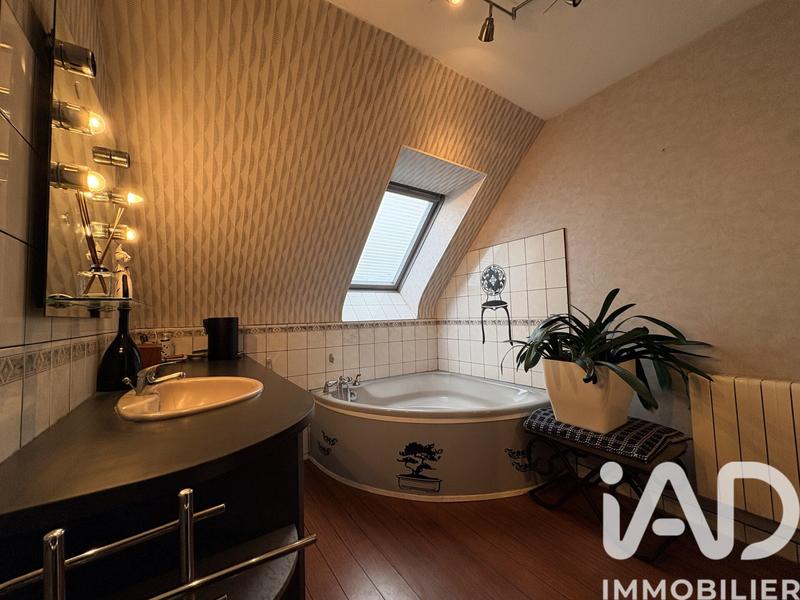 Maison - 232 m² - 7 pièces