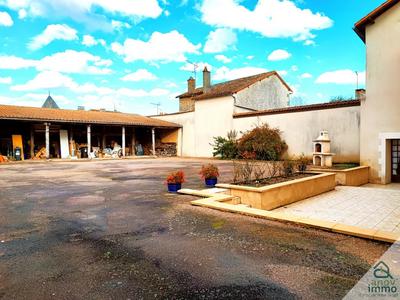 Maison de village - 243 m² - 10 pièces