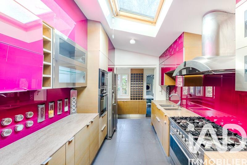 Maison - 210 m² - 11 pièces