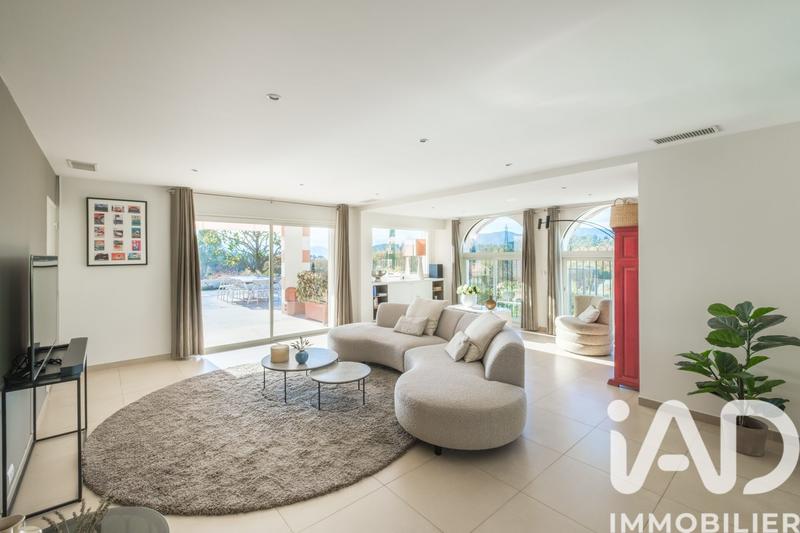 Maison - 161 m² - 5 pièces