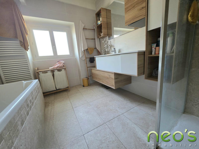 Maison - 180 m² - 7 pièces