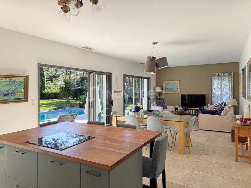 Maison - 190 m² - 6 pièces