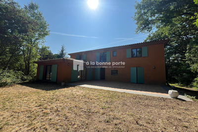 Maison - 211 m² - 5 pièces