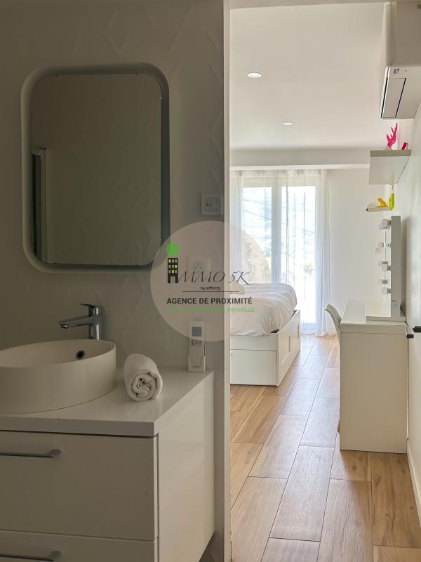 Maison - 211 m² - 8 pièces